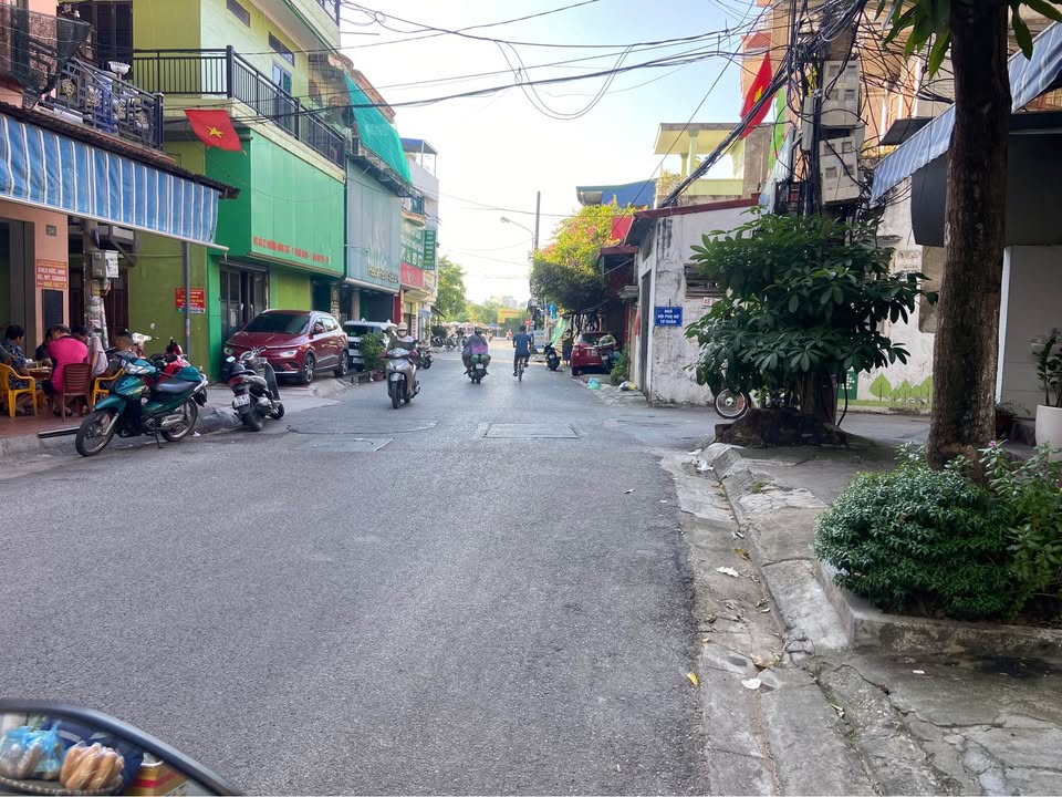 Nhà cấp 4 mặt đường Đông Khê 62m² giá 7.3 tỷ - Vị trí đắc địa gần ngã ba