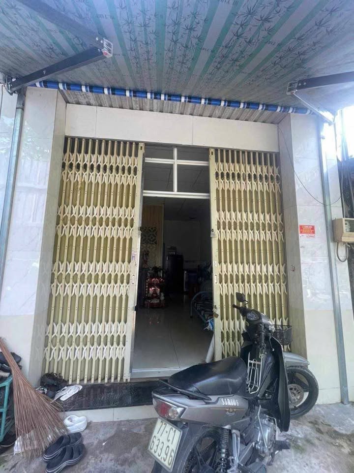 Nhà sổ chung tại Hóc Môn 40m² giá 970 triệu - Gần chợ, trường học!