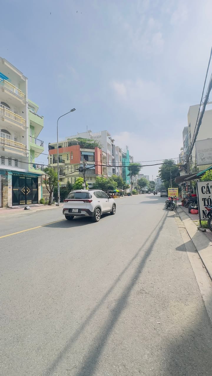 FrontHouse mặt tiền đường Chợ Lớn Quận 6 - 72m² giá 15 tỷ - Cơ hội đầu tư hấp dẫn!