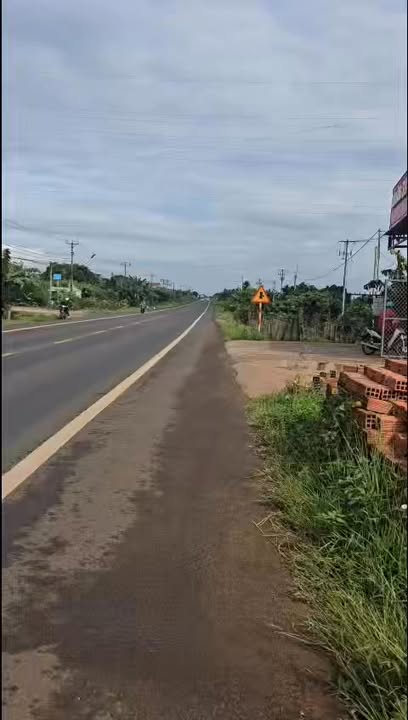 Đất thổ cư 28000m² tại Quốc lộ 14, Chư Sê, Gia Lai - Giá chỉ 82.5 tỷ đồng!