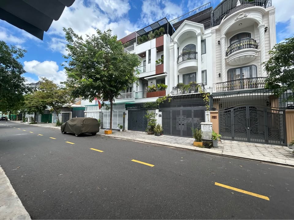 Nhà 3 Tầng Mới Thiết Kế Đẹp - Đường 3A KĐT Hà Quang 2, Phước Hải - Giá 10 tỷ