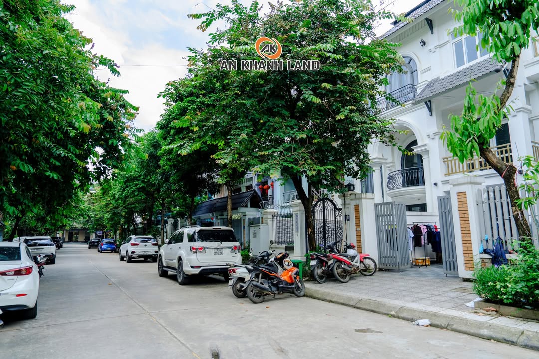 Nhà vườn 104m² Khu A Geleximco giá 21 tỷ - Hoàn thiện đẹp, cho thuê ổn định!