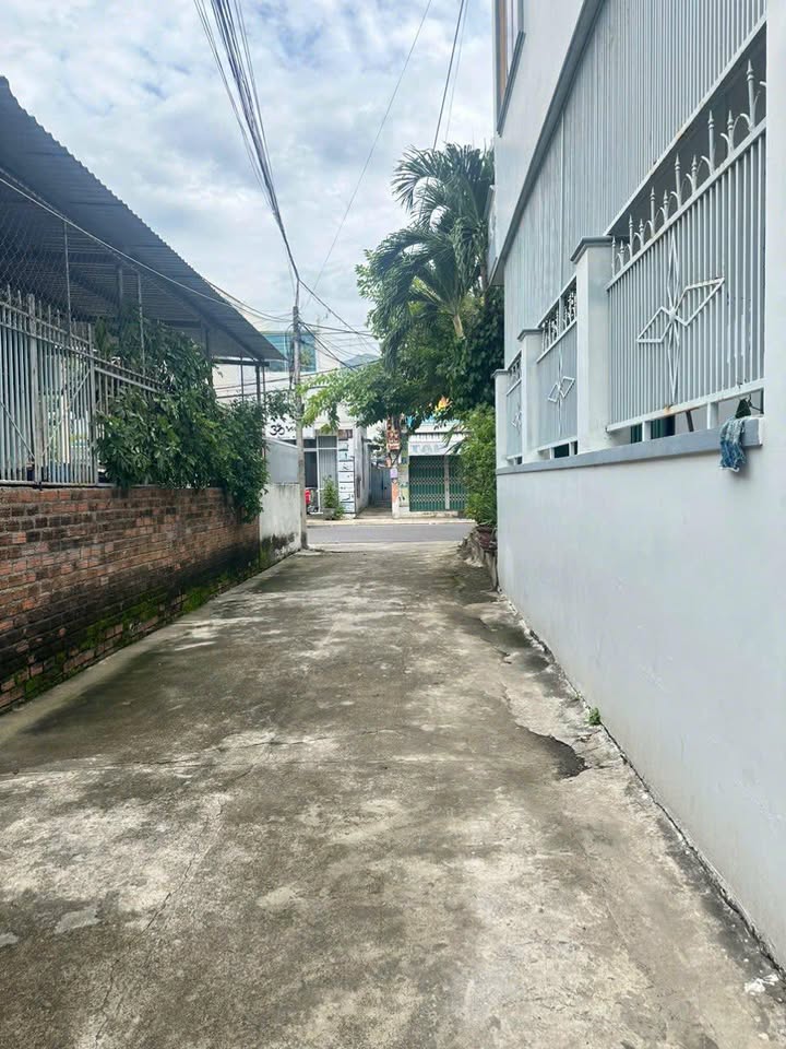 Nhà phố Vĩnh Hải Nha Trang 88m² giá 12 tỷ - Cách biển 200m, sổ hồng chính chủ!