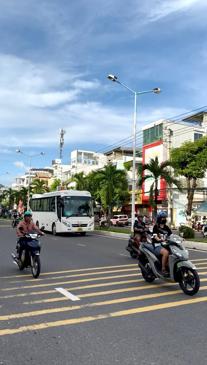 Nhà góc 2 mặt tiền Vĩnh Phước Nha Trang 87m² giá chỉ 3.6 tỷ - Sát biển, đầu tư sinh lời!