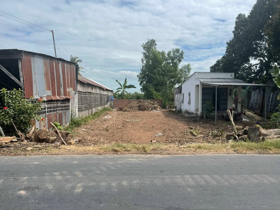 Đất nền chính chủ Tân Thạnh 320m² giá chỉ 1.35 tỷ - Đầu tư sinh lời ngay!