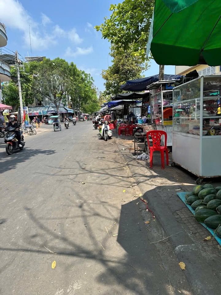 Nhà phố Tân Châu 81.8m² giá thỏa thuận - Dọn vào ở ngay với nội thất đầy đủ!