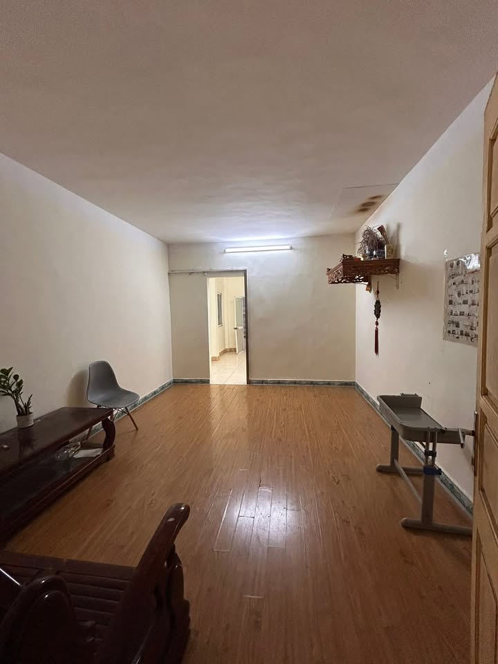 Căn hộ Tập thể A4 Thanh Xuân Bắc 80m² giá 2.7 tỷ - Sổ đỏ chính chủ, ở cực sướng!