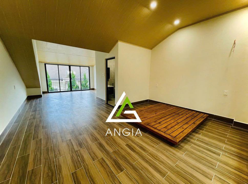 Nhà Phù Đổng Thiên Vương Đà Lạt 117m² giá 15.5 tỷ - Sẵn sàng vào ở ngay!