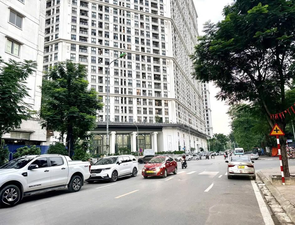 Căn hộ The Emerald Mỹ Đình 100m² giá 9 tỷ - Sống xanh đẳng cấp ngay giữa lòng Hà Nội!