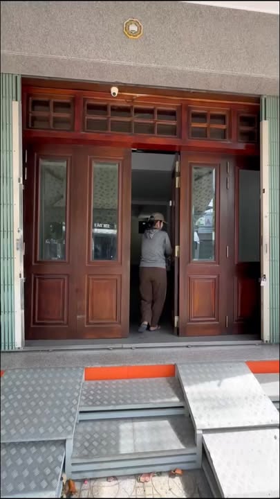 Bán Nhà 3 Tầng Mặt Tiền Đường Dã Tượng, Nha Trang - Giá 13.7 Tỷ, Sổ Hồng Chính Chủ!