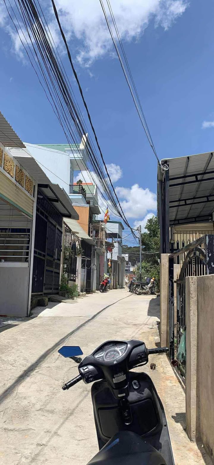 Bán đất hẻm ô tô đường Nguyễn Trung Trực, Đà Lạt 70m² - Đầu tư sinh lợi ngay!