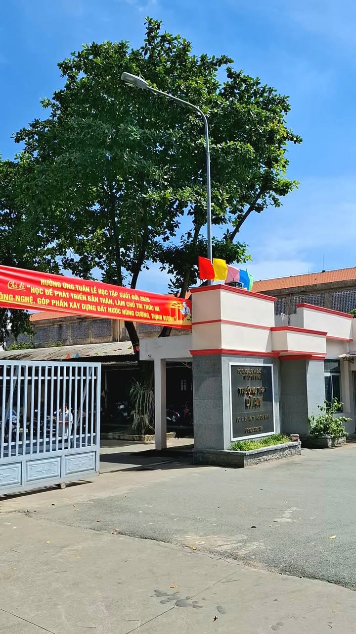 Đất bán đường Nguyễn Du Dĩ An 150m² giá 4.8 tỷ - Đường ô tô rộng rãi!