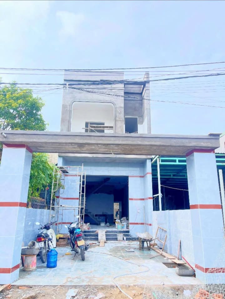 Nhà phố 1 sẹc Khánh Bình 125m² giá 2.99 tỷ - Hoàn thiện 90%!