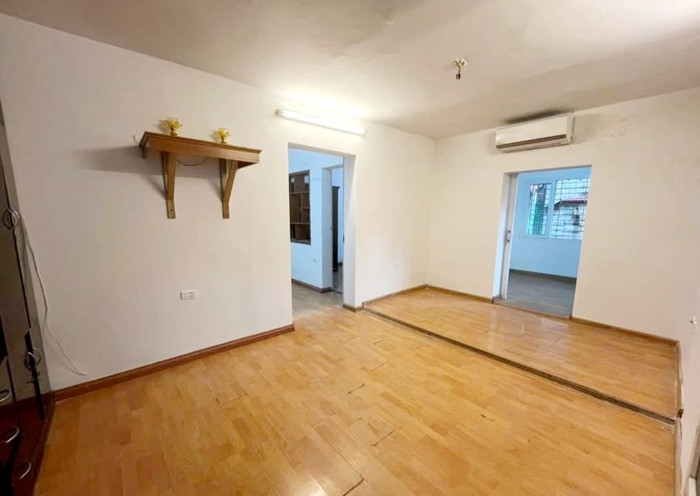 Căn hộ tập thể Nguyên bản, Thành Công 65m² giá 5.25 tỷ - Đủ công năng, ô tô vào tận nhà!