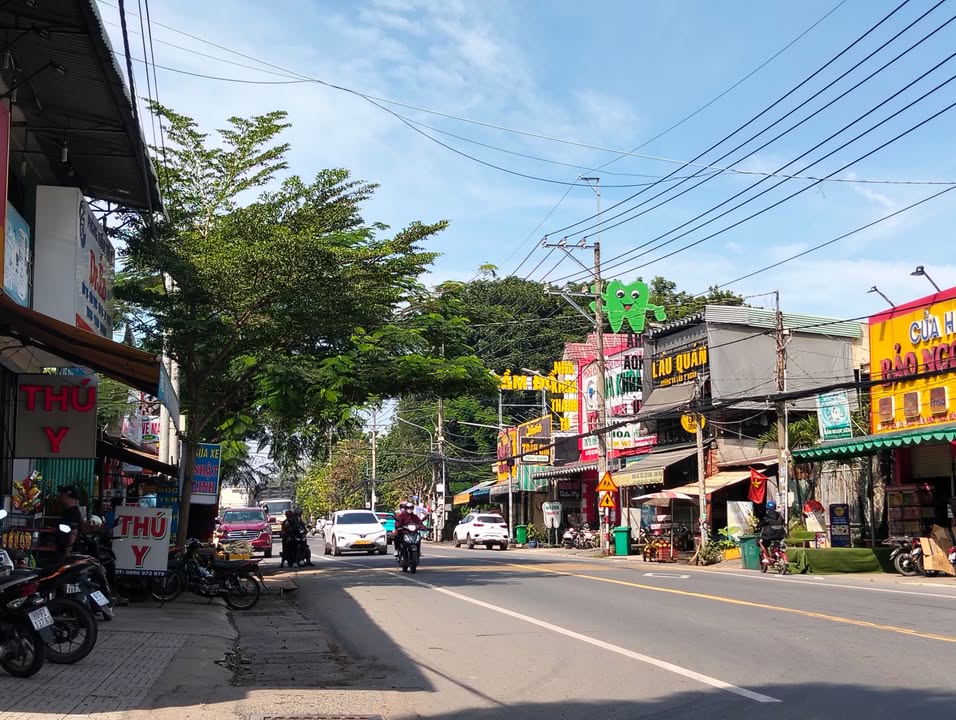 Bán gấp nhà mặt tiền Lý Thái Tổ, Phước Thiền, Nhơn Trạch, 180m² - Đầu tư sinh lời