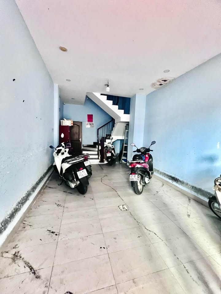 Nhà 4 tầng hẻm ô tô đường Ba Tháng Hai, Quận 10, 55m² chỉ 10.5 tỷ - Đầu tư sinh lời ngay!