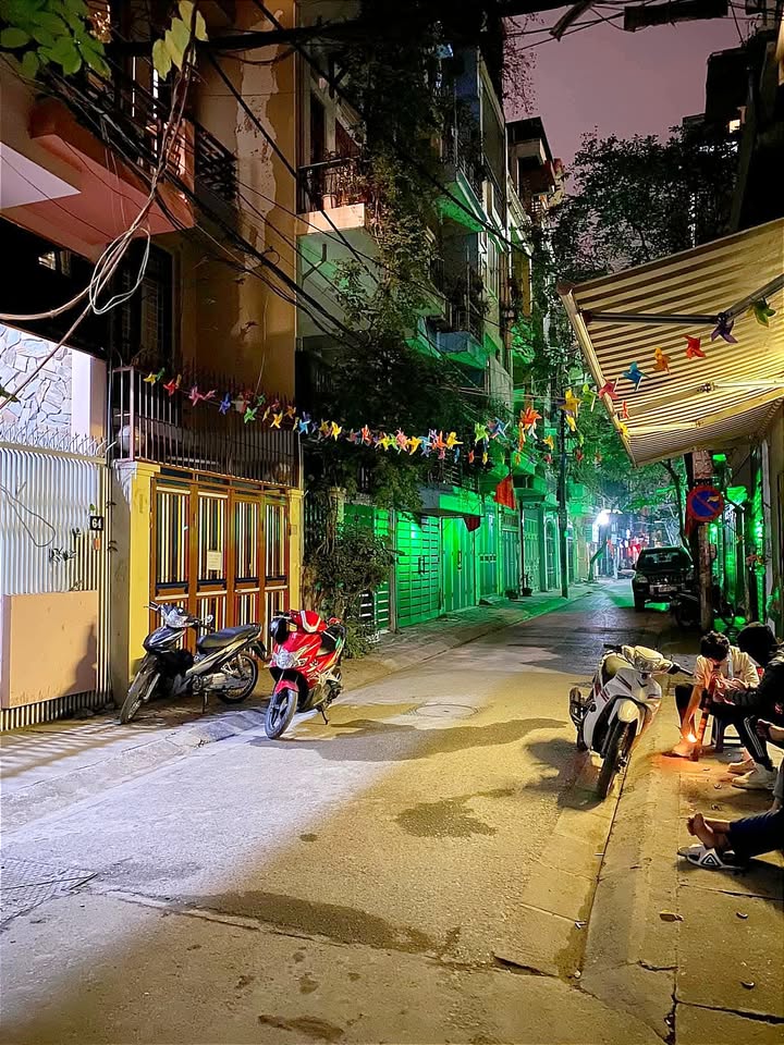 Nhà Đào Tấn, Ba Đình 42m² giá 8.75 tỷ - Kinh doanh sầm uất, gần công viên