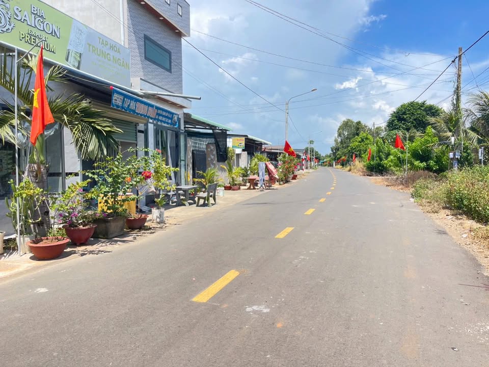 Đất nền Đất Đỏ Bà Rịa - Vũng Tàu 649m² giá 2.5 tỷ - Khu dân cư sầm uất!