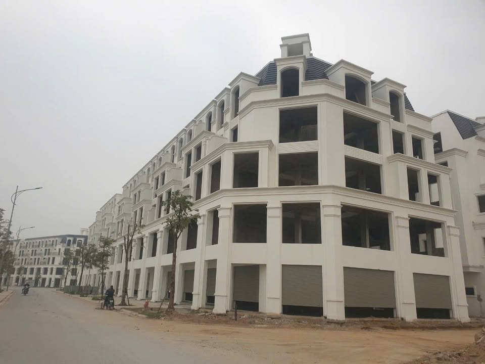 Townhouse Hinode Royal Park Hoài Đức 100m² giá 16 tỷ - Hướng Đông Nam thoáng mát!