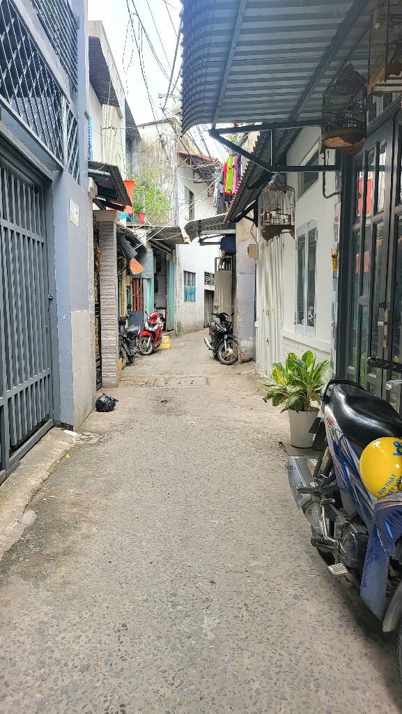 Nhà phố Tôn Thất Thuyết, Quận 4, 15m² giá 2.45 tỷ - Sổ hồng riêng, nội thất đầy đủ!