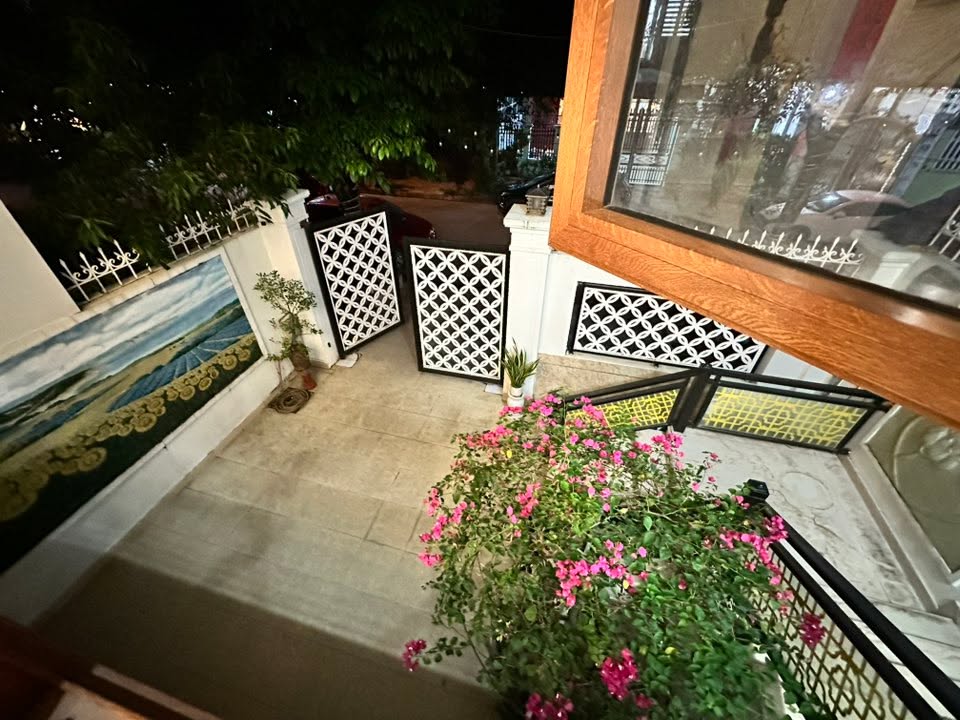 Townhouse Cảng Chân Dê Hòa Bình 160m² giá 8 tỷ - Thiết kế tân cổ điển, full nội thất!