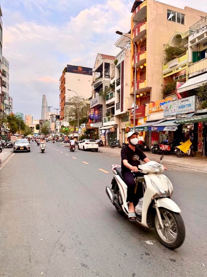 Mặt tiền kinh doanh đường Trần Hưng Đạo Q1 54m² giá 25 triệu - Cho thuê ngay!