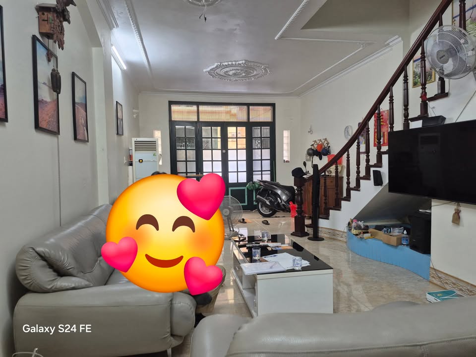 Nhà liền kề Định Công 70m² giá thỏa thuận - Đường ô tô tránh, vị trí đắc địa!