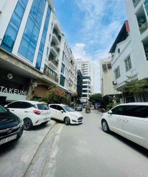 Nhà đẹp Lạc Long Quân, Tây Hồ 47m² giá thỏa thuận - Kinh doanh đỉnh cao!