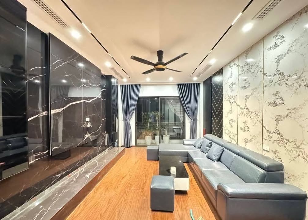 Nhà 6 tầng phố Lê Trọng Tấn 70m² giá 18 tỷ - Kinh doanh đỉnh cao!