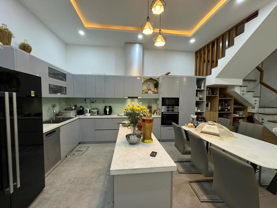 Nhà đẹp 4 tầng đường Hòa Cường, Đà Nẵng 90m² - Thiết kế tâm huyết, đầy đủ nội thất!