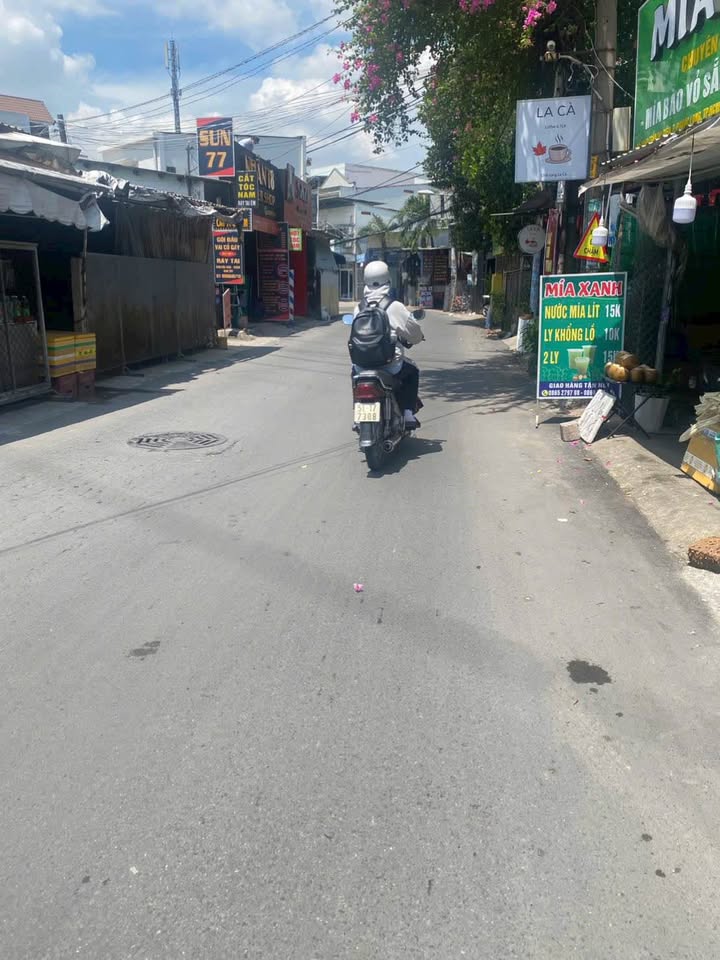 Đất mặt tiền đường 5, Quận 9 - Diện tích 200m², giá chỉ 13.6 tỷ - Tiềm năng sinh lời cao!