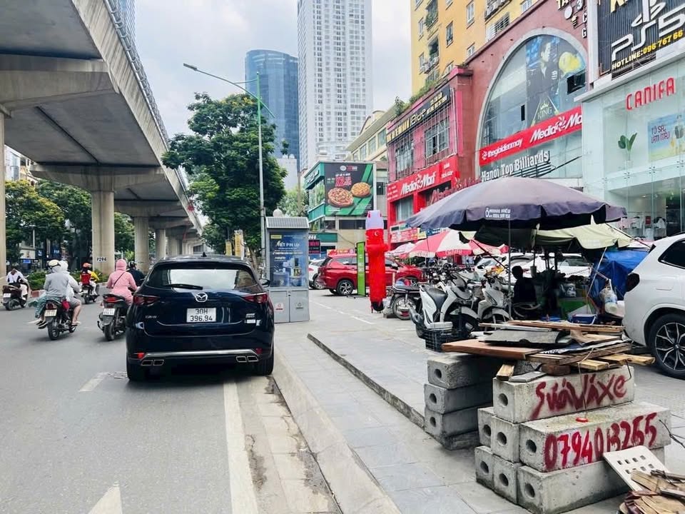 Đất VIP mặt phố Cầu Giấy 270m² giá 130 tỷ - Đầu tư sinh lời ngay!