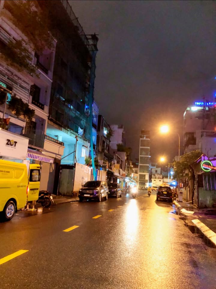 Nhà 2 tầng đường Cô Giang, Quận 1 - 60m² giá 12 tỷ - Khu vực sầm uất