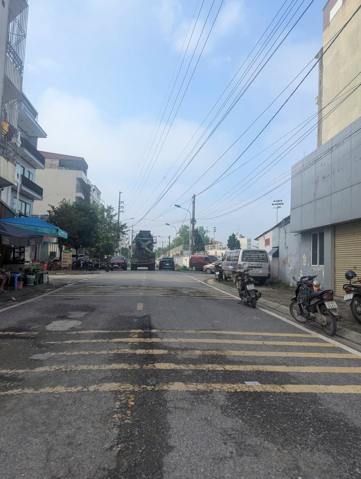 FrontHouse Trạm Trôi, Hoài Đức 51m² giá 9 tỷ - Kinh doanh đắc địa ngay mặt đường 32!