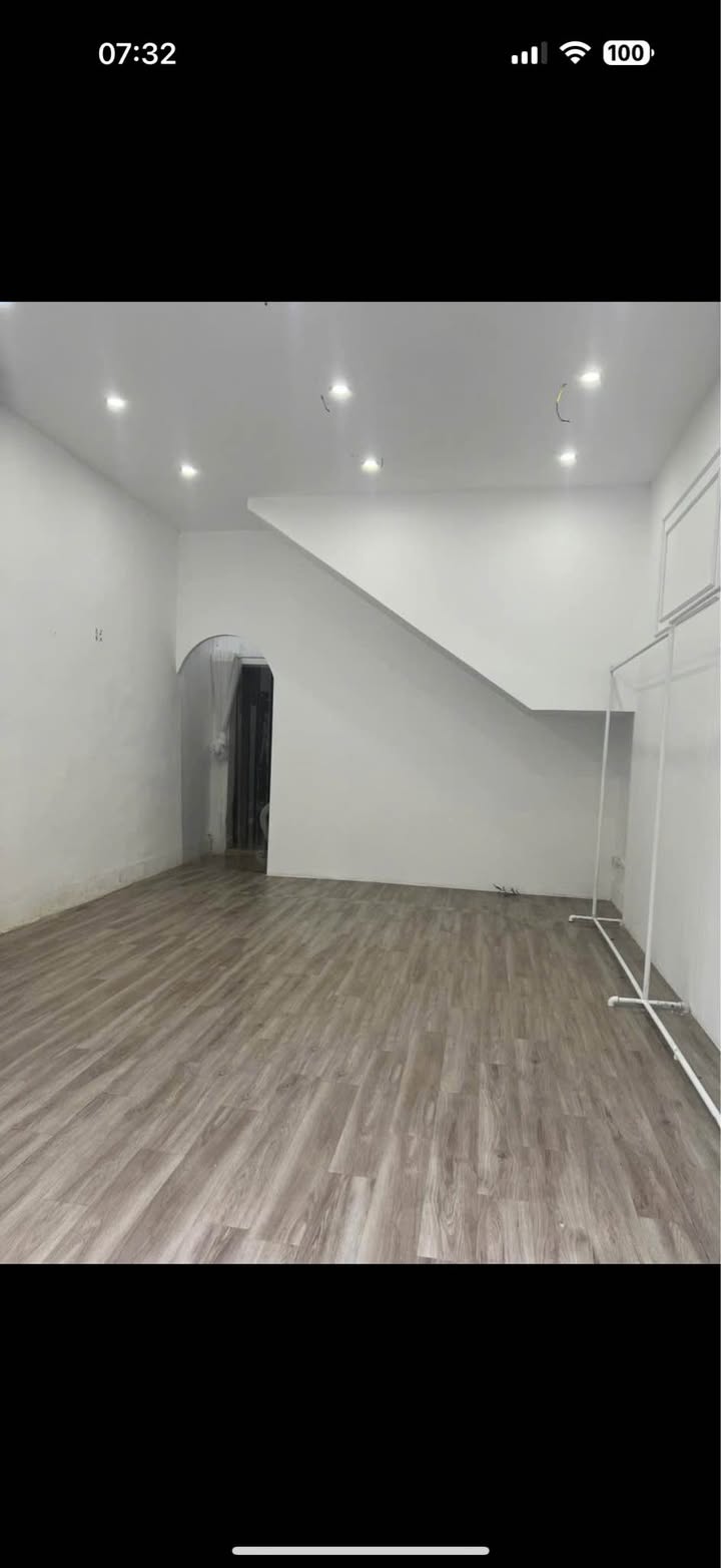 Nhà 3 tầng đường Vân Đồn, Trần Phú, Móng Cái 61m² giá 6 tỷ - Cơ hội đầu tư tuyệt vời!