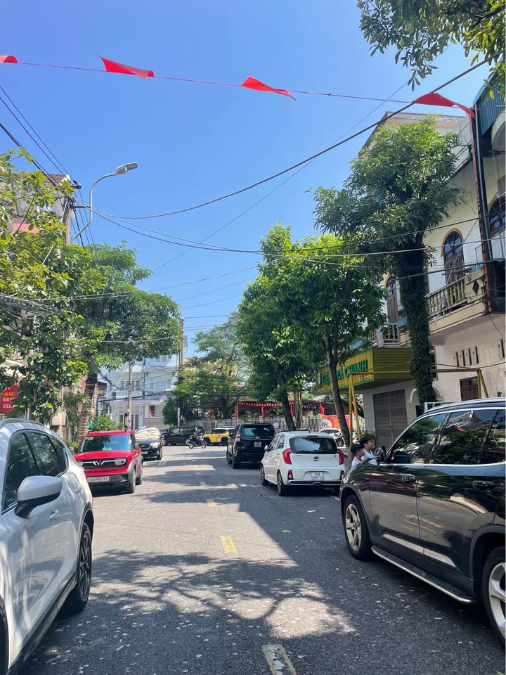 Nhà 2 tầng phố Dân Chủ, Hòa Lạc 81m² giá chỉ 3 tỷ - Vị trí trung tâm tiện ích đầy đủ!