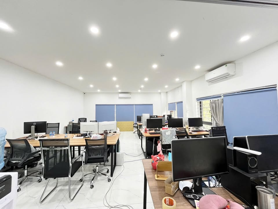 Cho thuê sàn văn phòng 150m² tại Khuất Duy Tiến - Giá 30 triệu, Phù hợp cho doanh nghiệp vừa và nhỏ!