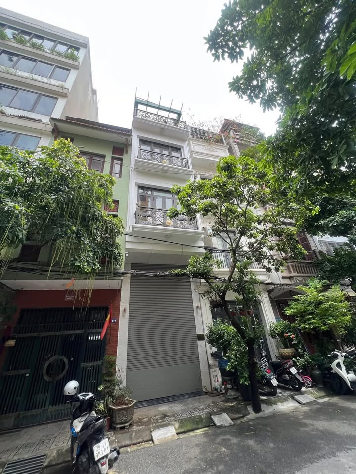 Nhà phố Văn La 50m² 3 tầng mặt tiền rộng 6m - Cho thuê giá tốt!