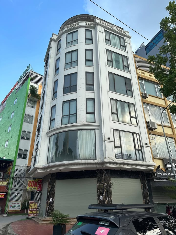 Cho thuê tòa nhà 7 tầng mặt đường Tố Hữu, Hà Đông - Diện tích 65m², thang máy sẵn có!