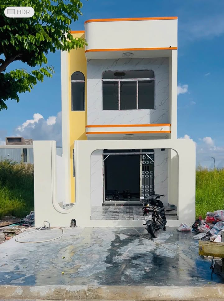 Nhà phố mới xây tại KDC Tân Xuyên Cà Mau 100m² giá 1.95 tỷ - Chính chủ bán gấp!