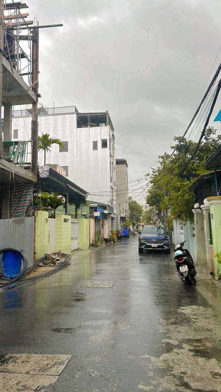 Nhà 3 tầng Lê Hữu Trác 100m² giá 8 tỷ - Gần biển Mỹ Khê, chính chủ!