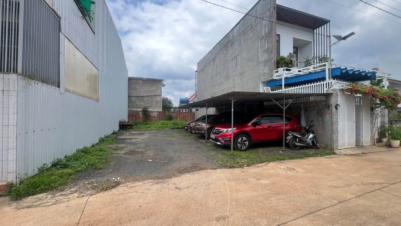 Bán đất hẻm Mai Thị Lựu, phường Ea Kao, Đắk Lắk 105m² - Giá 2.1 tỷ, vị trí đắc địa!