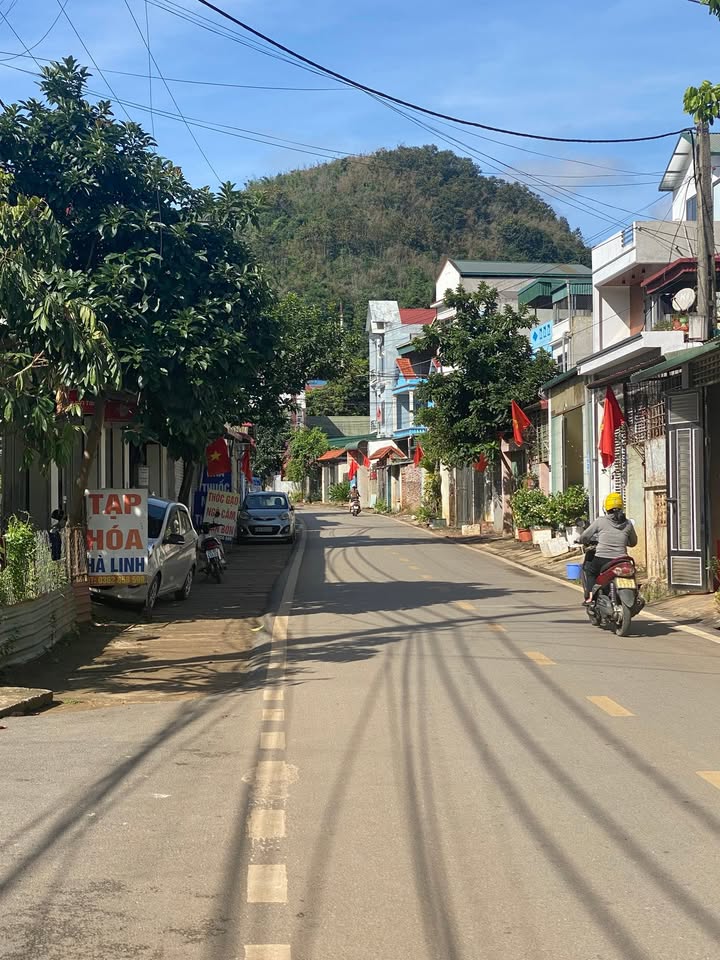 Bán nhà 3 tầng tại phường Quyết Tâm, Sơn La - 1.9 tỷ, vào ở ngay!