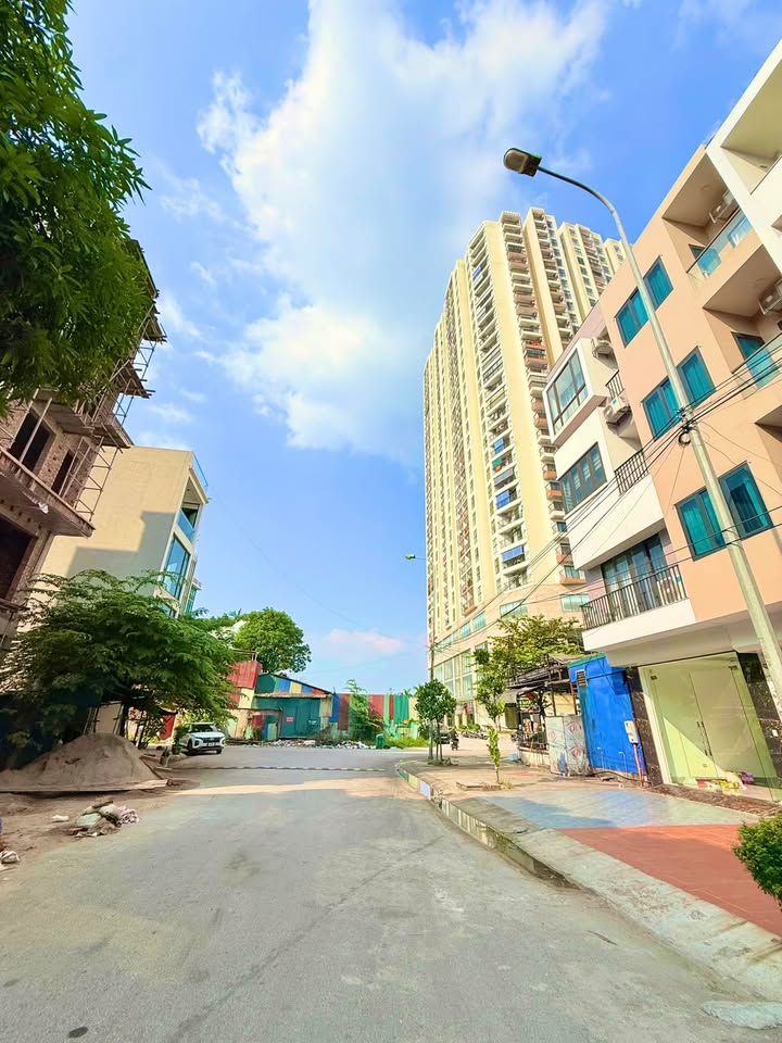 Nhà 4 tầng đường Nguyễn Cao, Bắc Ninh 77.6m² giá 10 tỷ - Cơ hội đầu tư tuyệt vời!