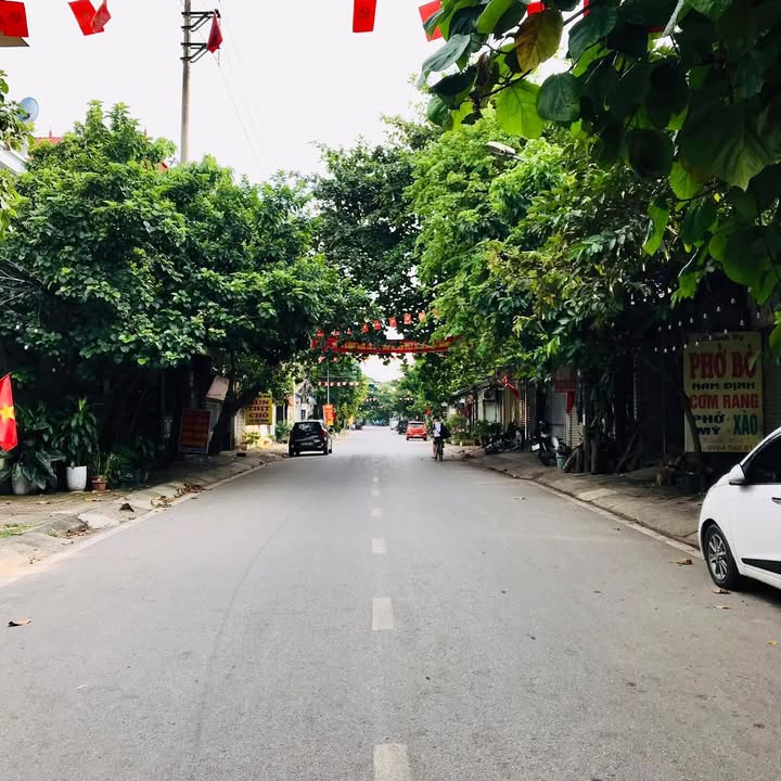 Nhà cấp 4 gác lửng mặt đường Bà Triệu, Hòa Bình 72m² - Cơ hội vàng cho nhà đầu tư!