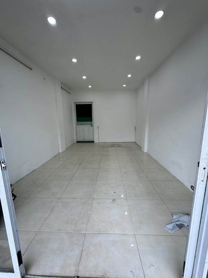 Mặt bằng cho thuê đường Hồ Văn Huê, Phú Nhuận 30m² - Vị trí đắc địa, thuận lợi kinh doanh!