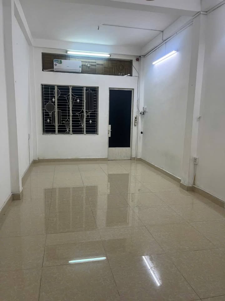 Nhà cho thuê nguyên căn tại Hoàng Văn Thụ, Tân Bình - 14 triệu, không gian đẹp và tiện nghi