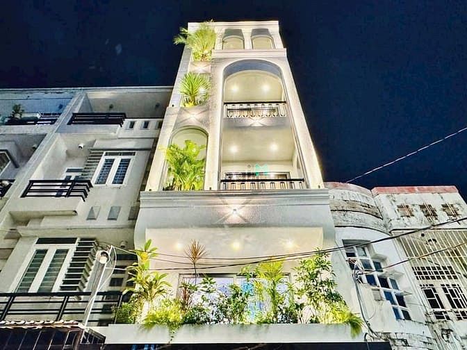 Nhà phố Lê Văn Thọ, Quận Gò Vấp 248m² giá 12.6 tỷ - Thiết kế hiện đại, thang máy sẵn sàng ở ngay!