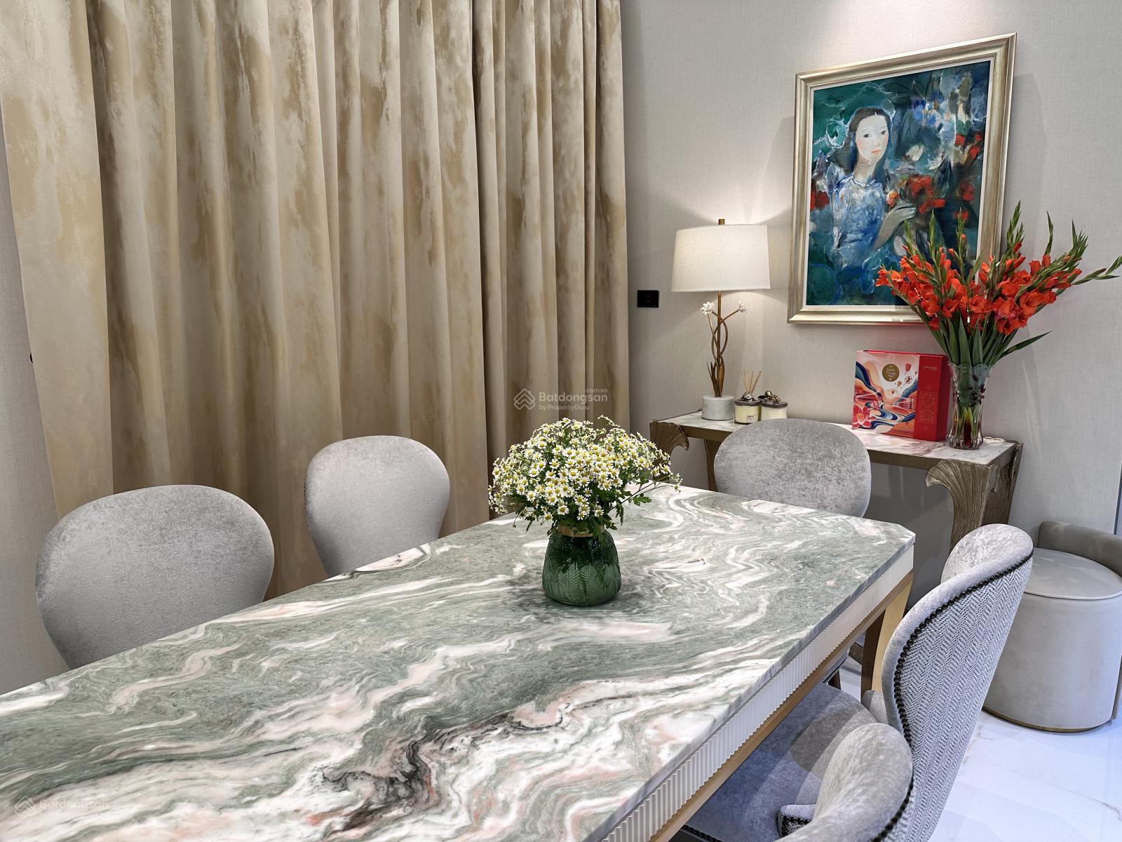 Biệt thự mới xây hiện đại 200m² giá 32 tỷ - Khu VIP an ninh, công viên trước nhà!