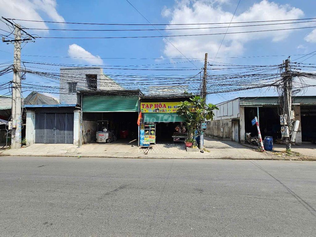 Nhà phố mặt tiền 100m² gần chợ Tân Bình, Dĩ An - Kinh doanh thuận lợi!